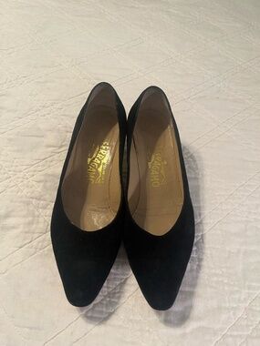 SALVATORE FERRAGAMO Italy Vintage Black Suede Leather Pump Shoes Italy Luxury 8B